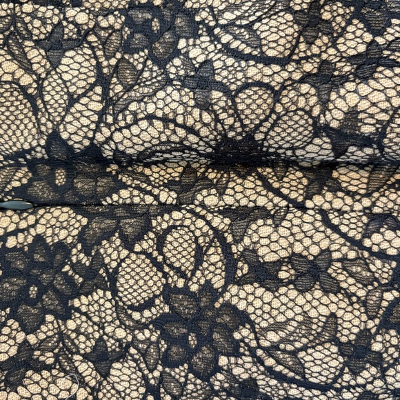 ✨ Black Lace Overlay Pencil Skirt – Elegant & Trendy - Picture 8 of 9